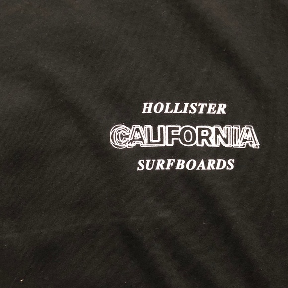Hollister Graphic Tee size XL - Picture 4 of 5